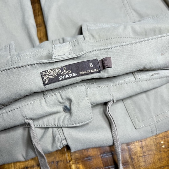 Prana Women’s Stone Cargo Shorts, size 8. - Picture 4 of 12
